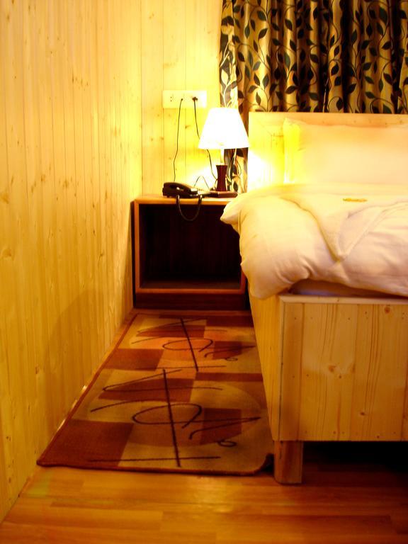 Ikraam Inn Bed & Breakfast Срінагар Номер фото
