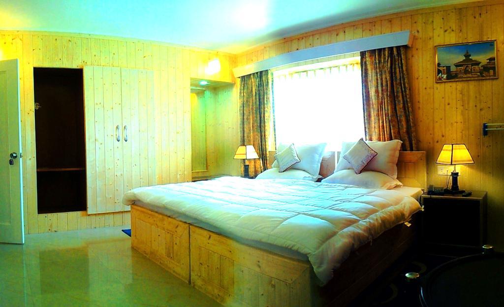 Ikraam Inn Bed & Breakfast Срінагар Номер фото