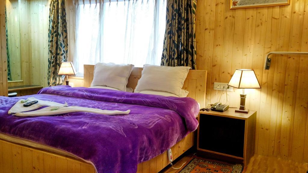 Ikraam Inn Bed & Breakfast Срінагар Екстер'єр фото